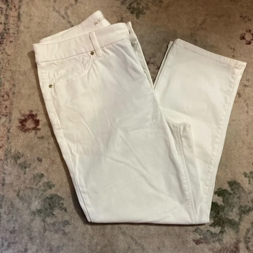 Chico's white So Lifting Crop Pants